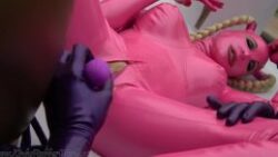 Rubberdoll Pussyplay in Bondage
