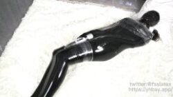 Bondage in Latex Without Air